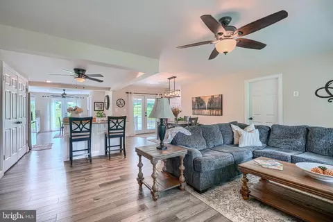 Entry Way - 6525 Ebenezer Rd, Middle River, MD 21220 photo 1 of 5