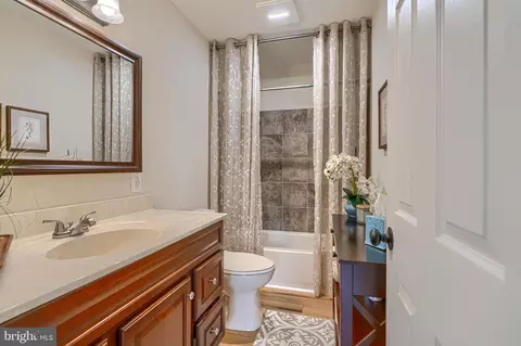 Bath - 6525 Ebenezer Rd, Middle River, MD 21220 photo 1 of 5