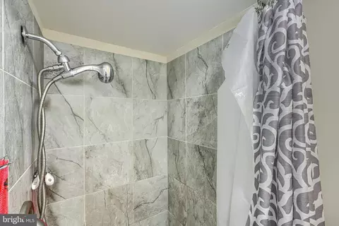 Bath - 6525 Ebenezer Rd, Middle River, MD 21220 photo 5 of 5