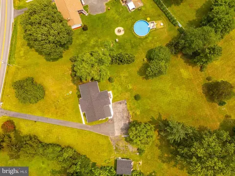 View/Area - 6525 Ebenezer Rd, Middle River, MD 21220 photo 3 of 5