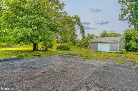 Exterior - 6525 Ebenezer Rd, Middle River, MD 21220 photo 6 of 15