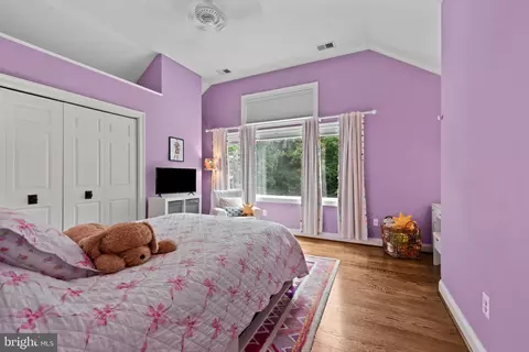 Bedroom - 7807 Overbrook Rd, Ruxton, MD 21204 photo 1 of 10