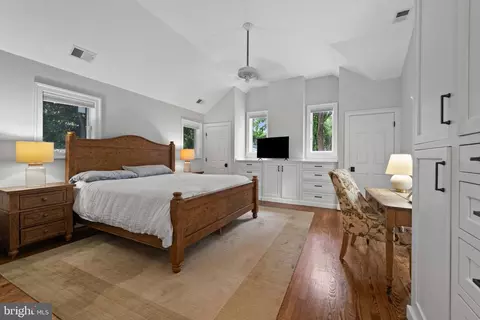 Bedroom - 7807 Overbrook Rd, Ruxton, MD 21204 photo 6 of 10