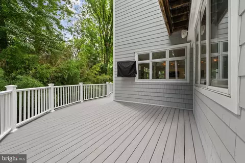 Exterior - 7807 Overbrook Rd, Ruxton, MD 21204 photo 6 of 9