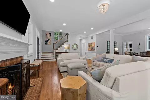 Living - 7807 Overbrook Rd, Ruxton, MD 21204 photo 3 of 4