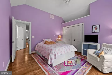 Bedroom - 7807 Overbrook Rd, Ruxton, MD 21204 photo 2 of 10