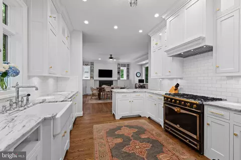 Kitchen - 7807 Overbrook Rd, Ruxton, MD 21204 photo 2 of 3