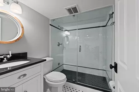 Bath - 7807 Overbrook Rd, Ruxton, MD 21204 photo 6 of 6