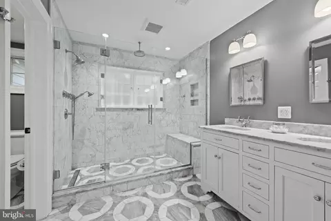 Bath - 7807 Overbrook Rd, Ruxton, MD 21204 photo 3 of 6