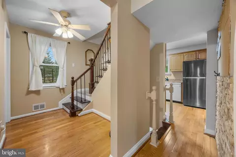 Entry Way - 5125 Viaduct Rd, Halethorpe, MD 21227 photo 7 of 17