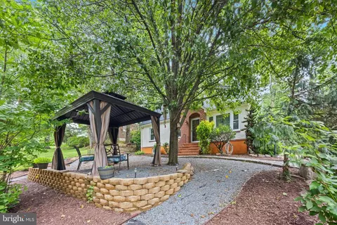 Exterior - 5125 Viaduct Rd, Halethorpe, MD 21227 photo 2 of 8