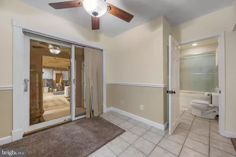 Entry Way - 5125 Viaduct Rd, Halethorpe, MD 21227 photo 9 of 17