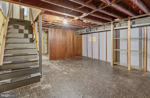 Entry Way - 930 Dalton Ave, Baltimore, MD 21224 photo 4 of 6