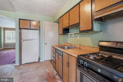 Kitchen - 930 Dalton Ave, Baltimore, MD 21224 photo 2 of 2