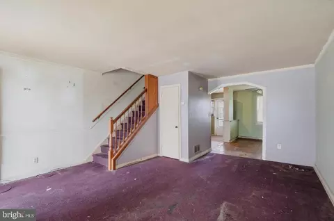 Living - 930 Dalton Ave, Baltimore, MD 21224 photo 2 of 4