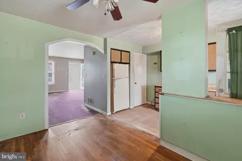 Entry Way - 930 Dalton Ave, Baltimore, MD 21224 photo 3 of 6
