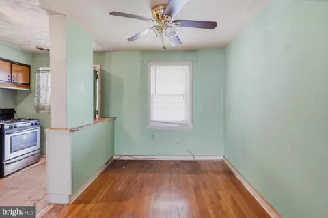 Entry Way - 930 Dalton Ave, Baltimore, MD 21224 photo 2 of 6