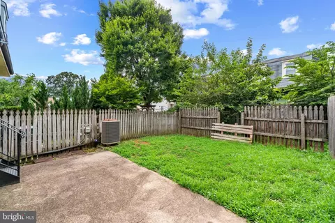 Exterior - 10 Mitnick Ct, Nottingham, MD 21236 photo 5 of 8