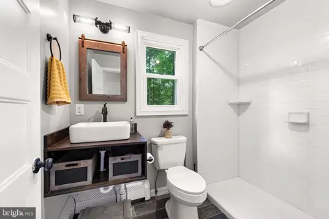 Bath - 3114 Sunset Ln, Phoenix, MD 21131 photo 5 of 6