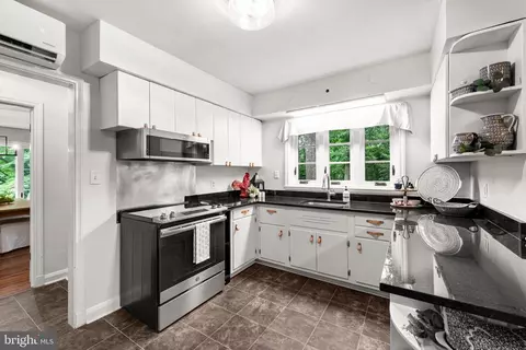 Kitchen - 3114 Sunset Ln, Phoenix, MD 21131 photo 3 of 3