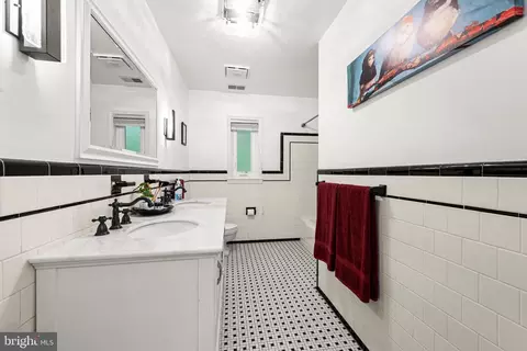 Bath - 3114 Sunset Ln, Phoenix, MD 21131 photo 2 of 6