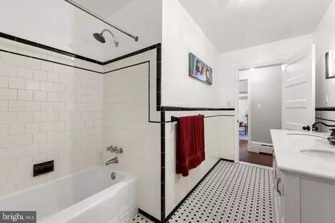 Bath - 3114 Sunset Ln, Phoenix, MD 21131 photo 4 of 6