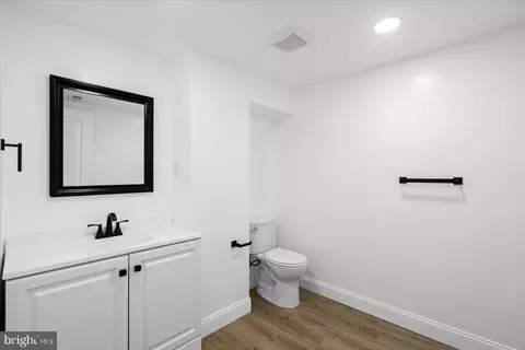 Bath - 620 Walker Ave, Baltimore, MD 21212 photo 6 of 6