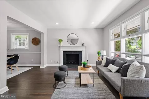 Living - 620 Walker Ave, Baltimore, MD 21212 photo 1 of 3