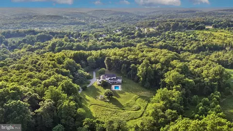 806 Stablersville Rd, Parkton, MD 21120