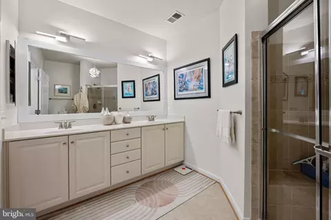 Bath - 7301 Travertine Dr #403, Baltimore, MD 21209 photo 2 of 2