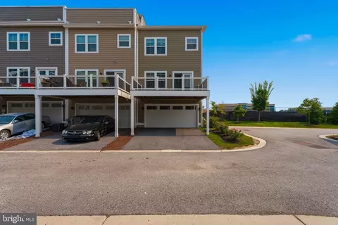 Exterior - 6300 Osterley St, Middle River, MD 21220 photo 3 of 4