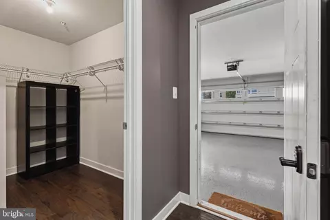 Entry Way - 6300 Osterley St, Middle River, MD 21220 photo 6 of 19