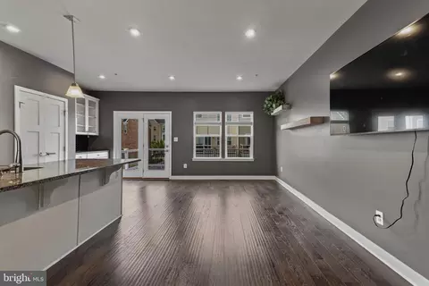 Entry Way - 6300 Osterley St, Middle River, MD 21220 photo 15 of 19