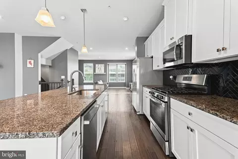 6300 Osterley St, Middle River, MD 21220