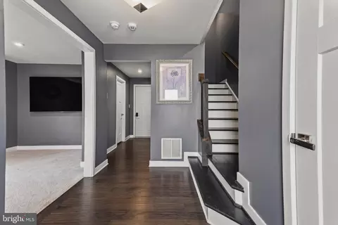 Entry Way - 6300 Osterley St, Middle River, MD 21220 photo 3 of 19