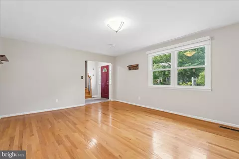 Living - 535 Dunkirk Rd, Baltimore, MD 21212 photo 4 of 4