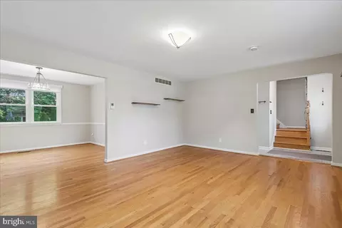Living - 535 Dunkirk Rd, Baltimore, MD 21212 photo 3 of 4