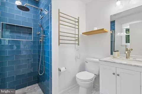 Bath - 535 Dunkirk Rd, Baltimore, MD 21212 photo 2 of 4