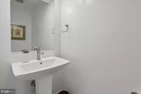 Bath - 535 Dunkirk Rd, Baltimore, MD 21212 photo 1 of 4