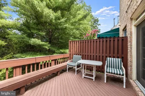 16 Hewetson Ct, Lutherville Timonium, MD 21093