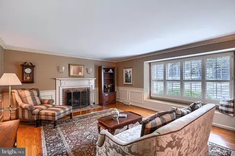 Living - 16 Kincaid Ct, Baldwin, MD 21013 photo 1 of 6