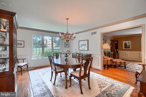 Dining - 16 Kincaid Ct, Baldwin, MD 21013 photo 2 of 5