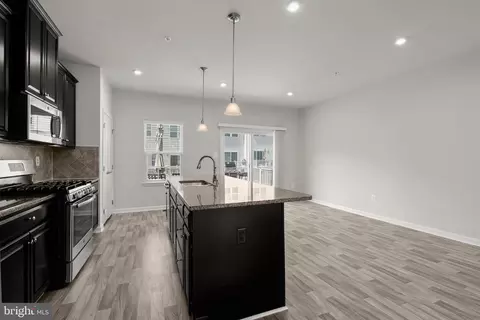 Entry Way - 4926 Arborgate Cir, Baltimore, MD 21227 photo 5 of 8