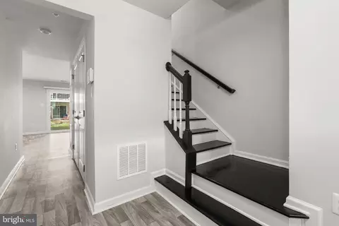 Entry Way - 4926 Arborgate Cir, Baltimore, MD 21227 photo 2 of 8