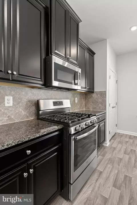 Kitchen - 4926 Arborgate Cir, Baltimore, MD 21227 photo 3 of 4
