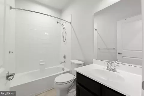 Entry Way - 4926 Arborgate Cir, Baltimore, MD 21227 photo 8 of 8
