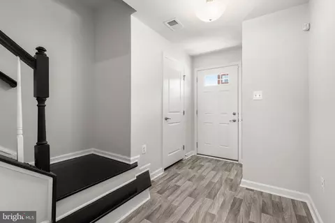 Entry Way - 4926 Arborgate Cir, Baltimore, MD 21227 photo 3 of 8