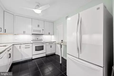 Kitchen - 205 E Joppa Rd #1908, Towson, MD 21286 photo 1 of 4