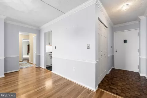 Entry Way - 205 E Joppa Rd #1908, Towson, MD 21286 photo 3 of 4