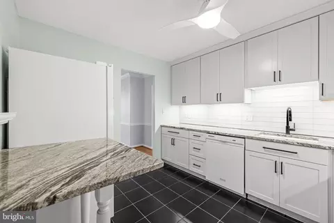 Kitchen - 205 E Joppa Rd #1908, Towson, MD 21286 photo 3 of 4